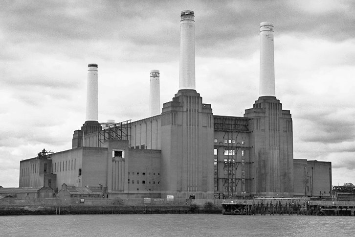 Battersea Power Station by GrahamClarke