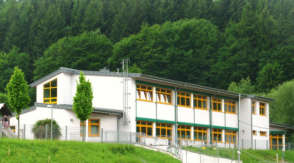 Grundschule Reifenberg by 600m