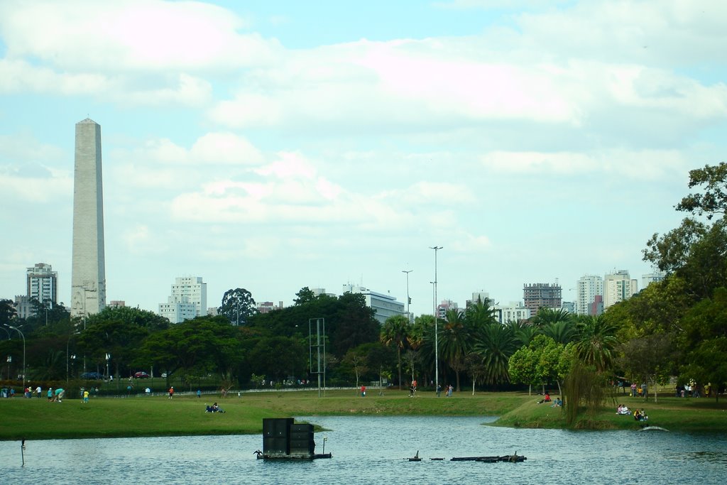 Ibirapuera by William Phelipe