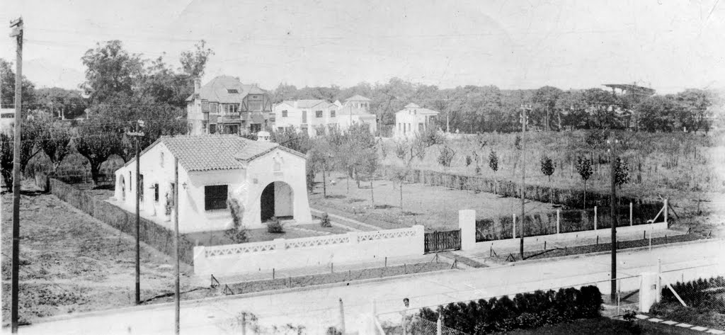 Año 1935 - Calle Roque Sáenz Peña by Miguel Zeta