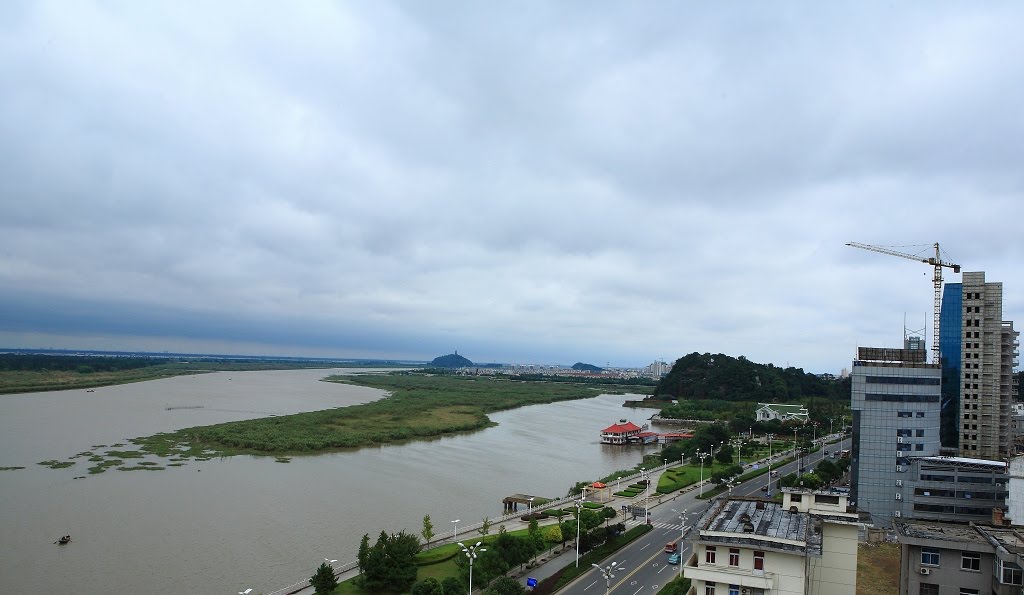 North Lake of Zhenjiang by spacetraveler007