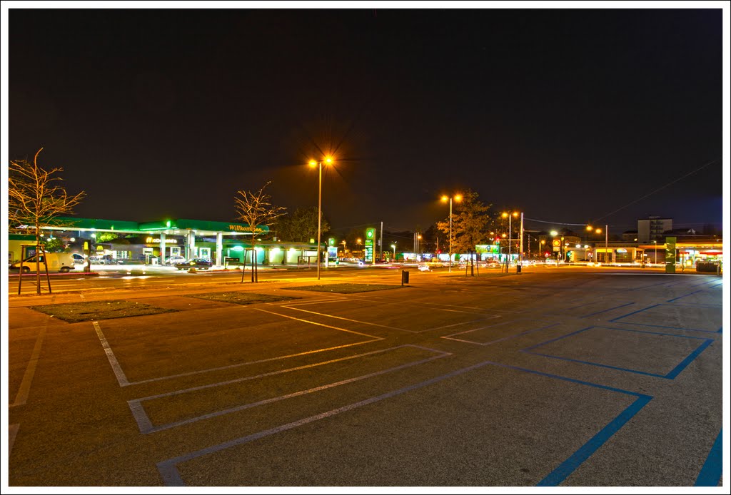 Two fuel stations round the corner by © tegula