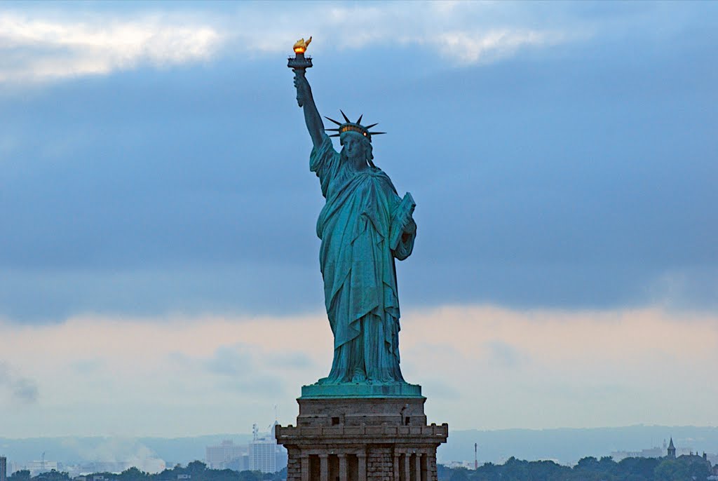 Freiheitsstatue, Statue of Liberty by Heidy R. Hort