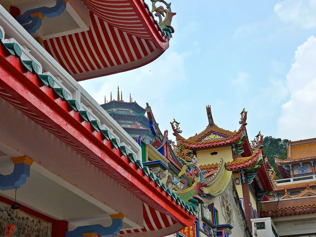 Kek Lok Si, Penang, Malaysia by Paul Coates