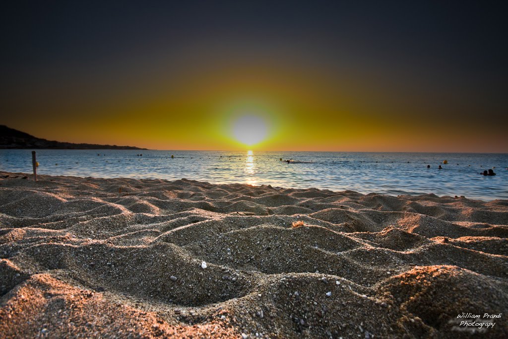 Tramonto visto da un 10mm, Aregno, Alta Corsica, Corsica, Francia by William Prandi