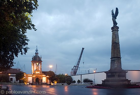 Arsenal Militar, puerta del Dique by pabloavanzini.com