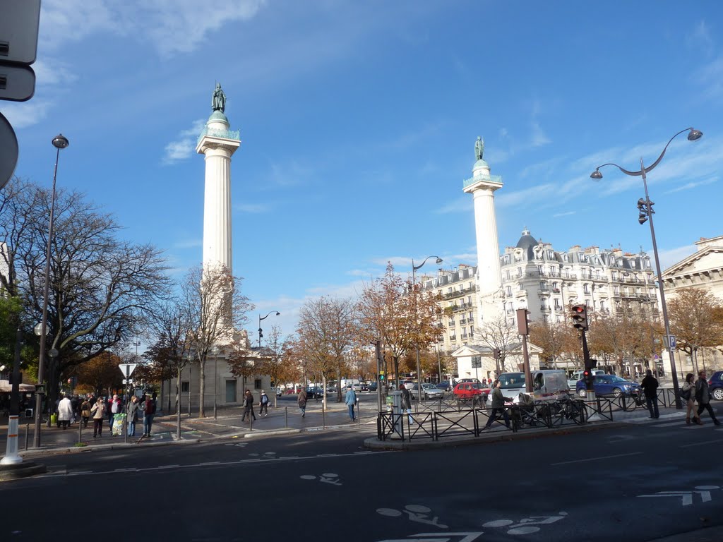 Les deux colonnes du Trône près de la Place de la Nation - PARIS 11EME - Ile de France - FRANCE by Senlis