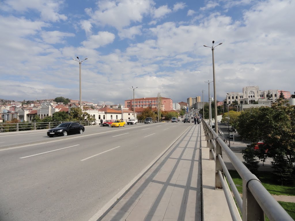 ileride sağda resim heykel solda Hacettepe MYO by ahmet soyak