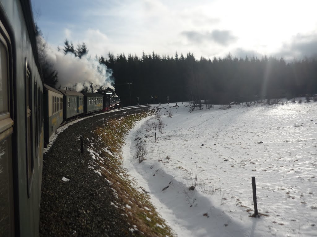 Kretscham-Rothensehma - Unterwegs mit der Fichtelbergbahn im Winter in Richtung Oberwiesenthal by DDner