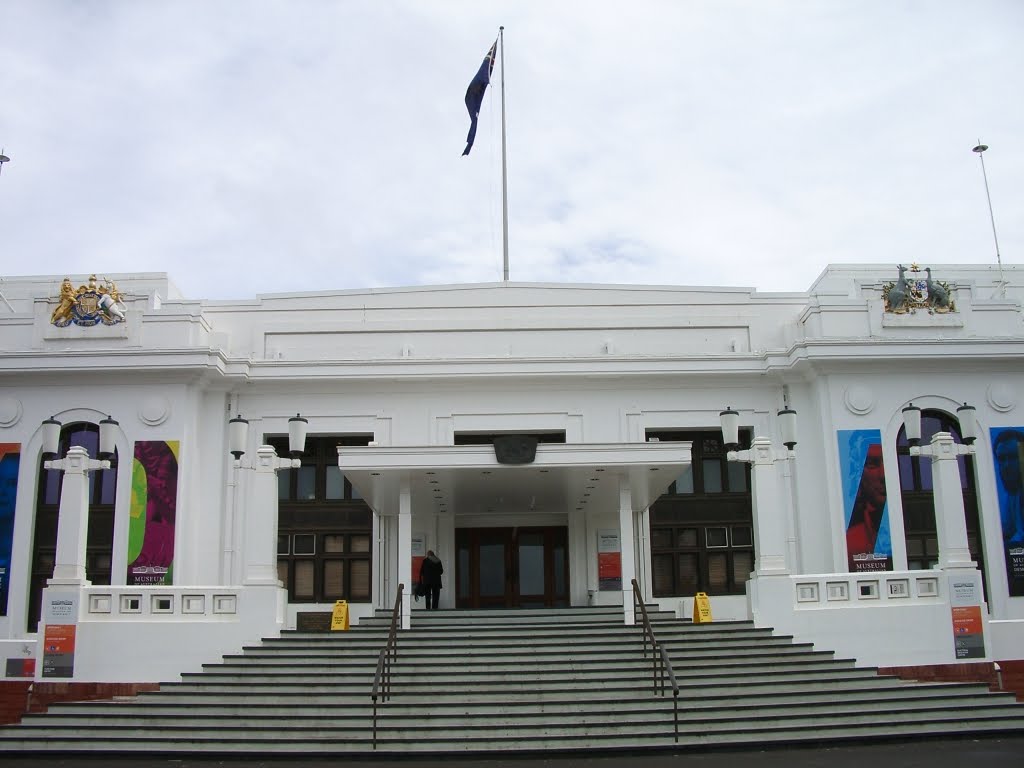 Old Parliament House by Andrew Hetherington