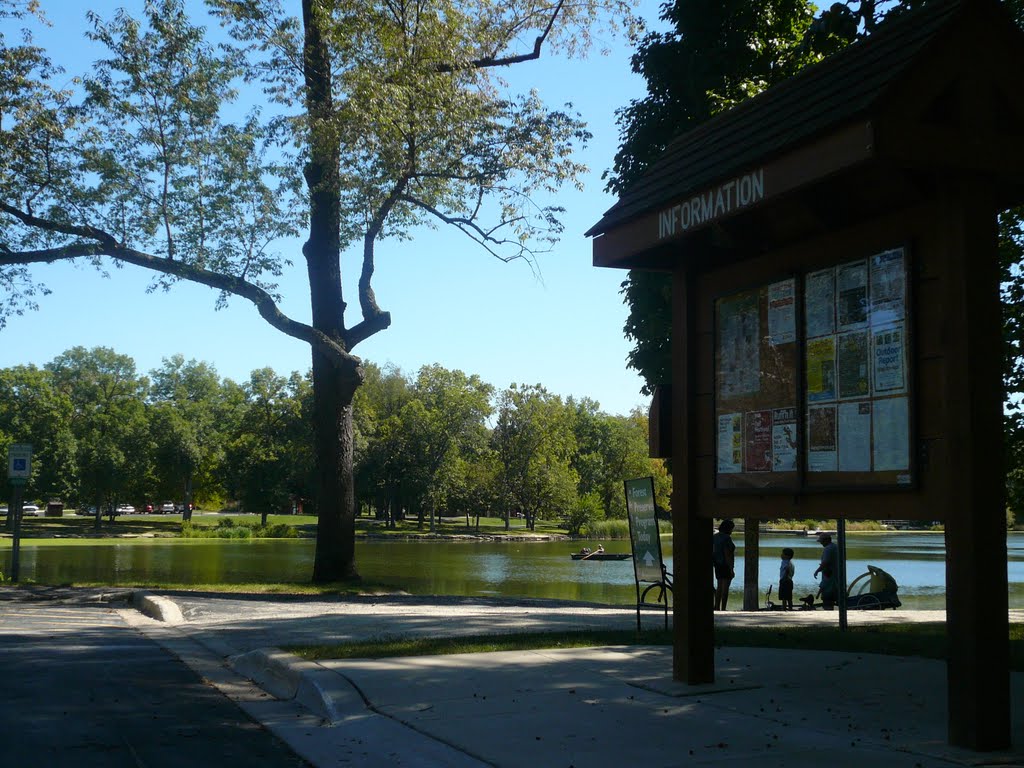 Herrick Lake - info sign and tree. by HumannD