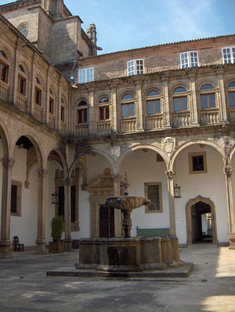 Hostal Reyes Católicos.Claustro. by M.Bosch