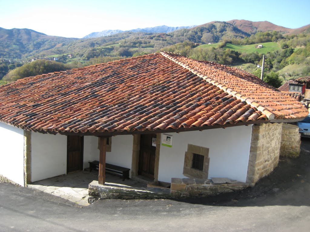 Museo Etnográfico de Gallegos. Casa del siglo XVII by Manuela Villar C.