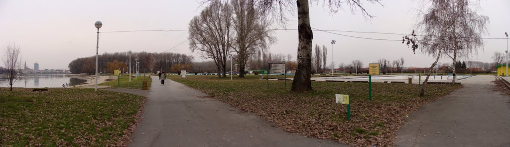 Kopika u suhu zimu , Cities pools on winter by Srećko Benc