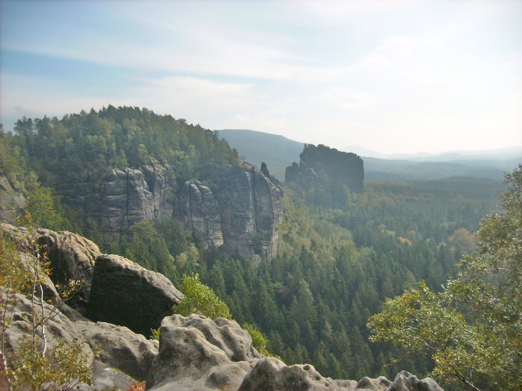 In den Schrammsteinen, Aussichtspunkt Breite Kluft mit Rauschenstein by mariogenexgode