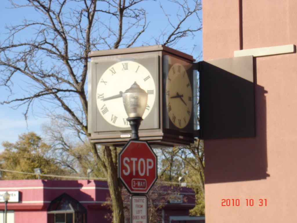 Benseville Town Center : Clock by yosean7x