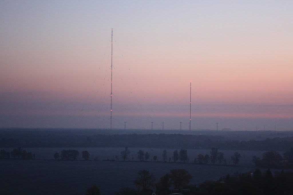 Blick auf die Sendeanlagen am Brehm vom Bismarckturm aus by Stephan Meisel