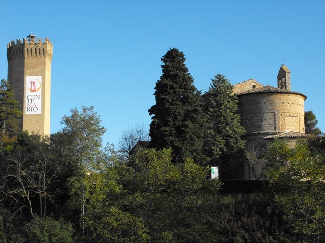 Moresco, Torrione mediovale e Chiesa del XVII sec. by Luigi Manfredi