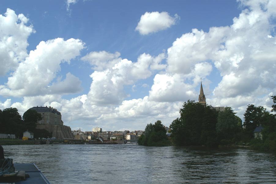 Approaching the lock, Sable-sur-Sarthe by falconer Dave Long