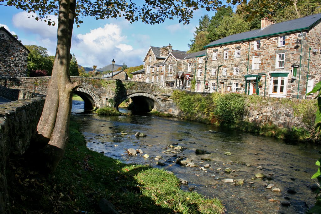 Brug over de rivier Colwyn by Paul Nechkova-Raven