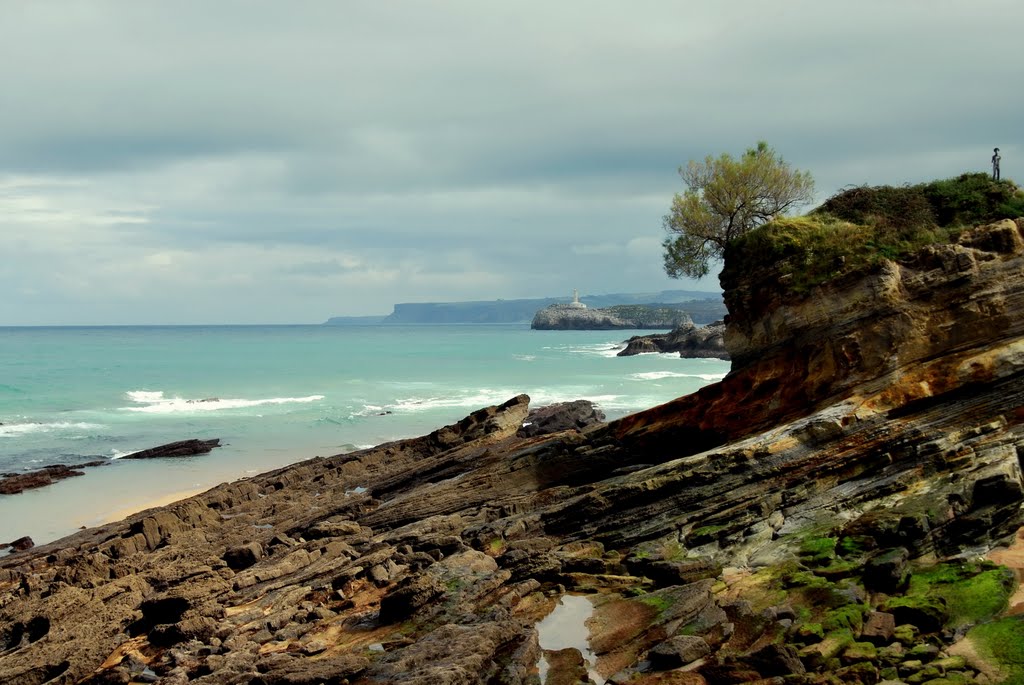 Peña Vieja en la Playa del Camello by M.Rivas