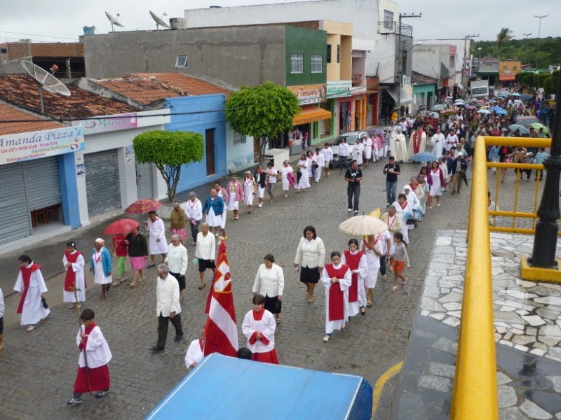 Procissão na Av. Principal, Caetés-PE by Allan Almeida