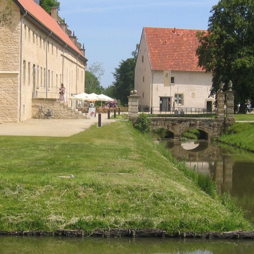 Kloster Gravenhorst Rückseite und Gräfte by Willem von Gennerich