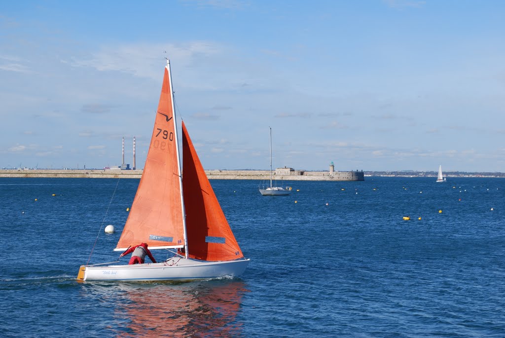 Sailing away by Rob Johnson