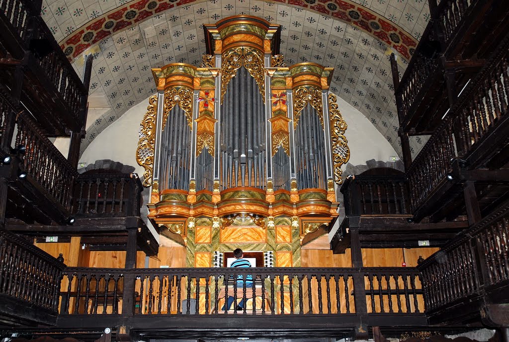 Orgue de Saint Etienne de Baïgorry by Philippe Poix