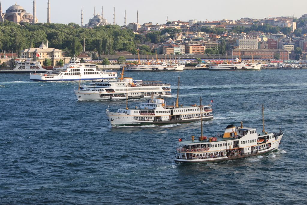 Istanbul, June 2010 by Agon8