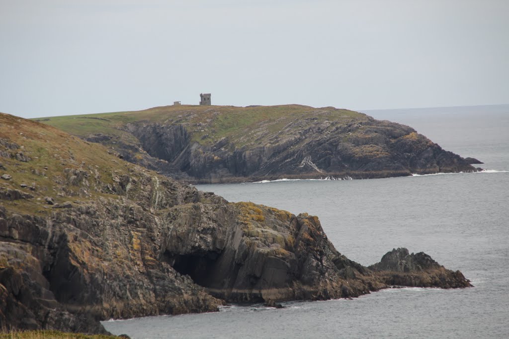 Cliffs, Foilareal Bay, Co. Cork, Ireland by Tomasz Bukowski