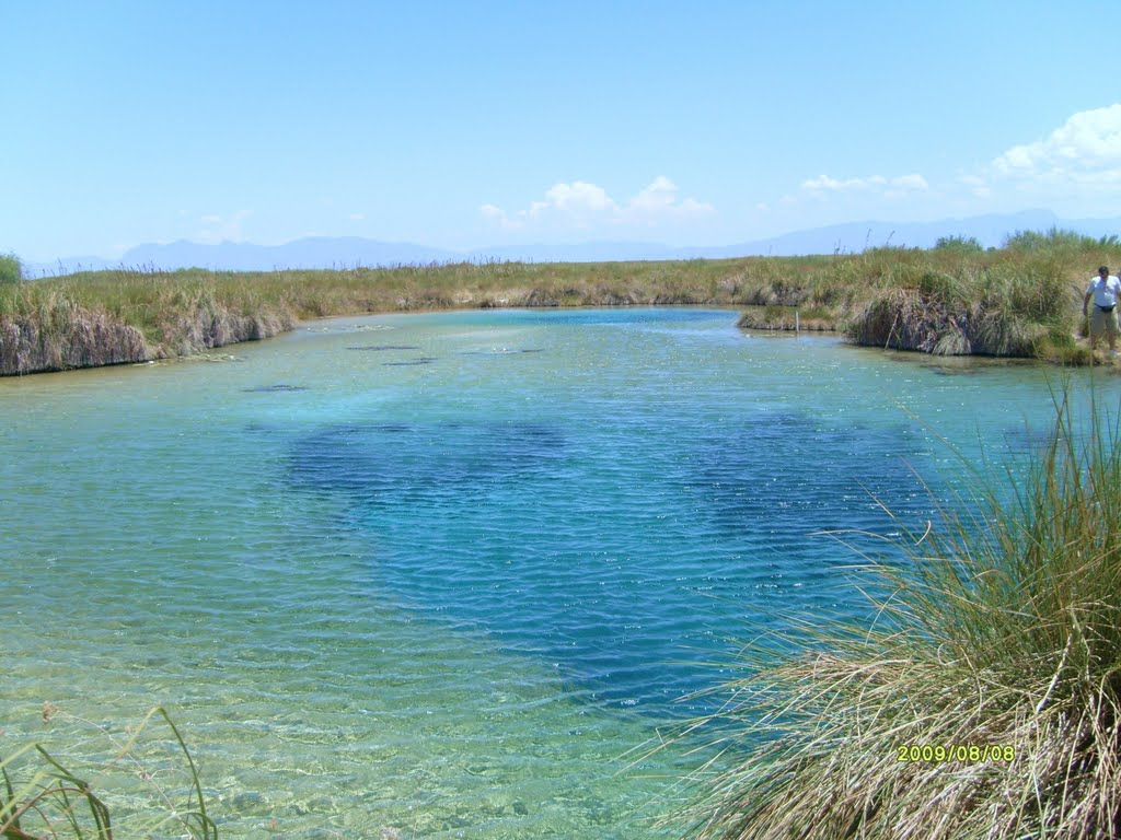 Poza Azul.El Valle de C. Ciénegas tiene su propia Región Hidrológica la Cuatro Ciénegas-Presa San Miguel by Consuelo de Monclova