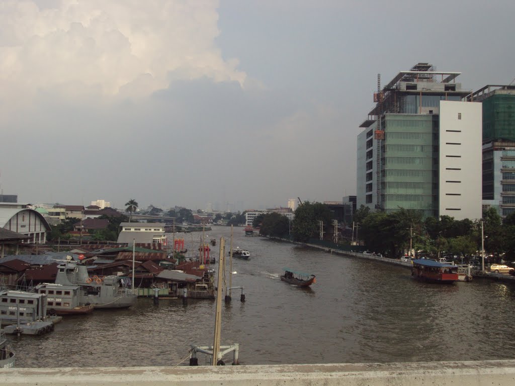 Bangkoknoi Canal near Sirirat Hospital by pr8ngkiet