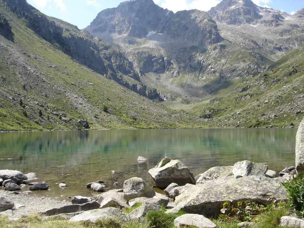 Lac d'estom by lydievinvin