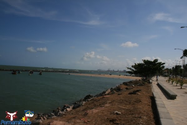 Beira mar em Olinda by Red Fox