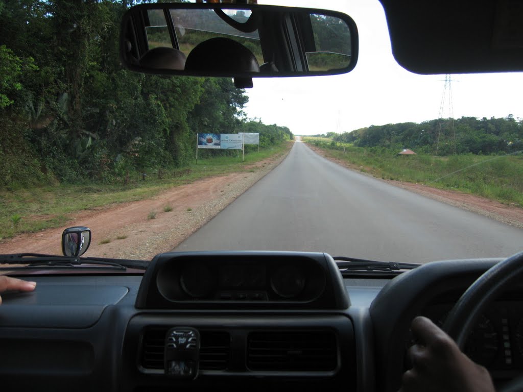 On the road to Brokopondo lake by oswald1