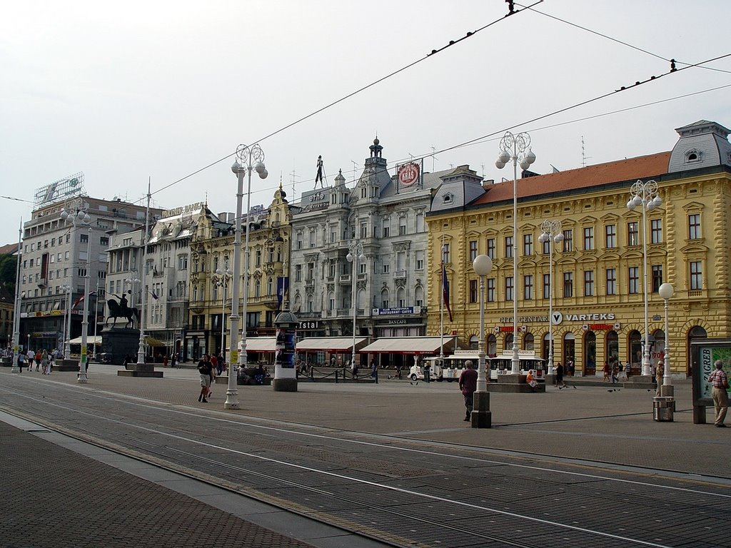 Croácia - Zagreb - Praça Jelacic by Jalvex