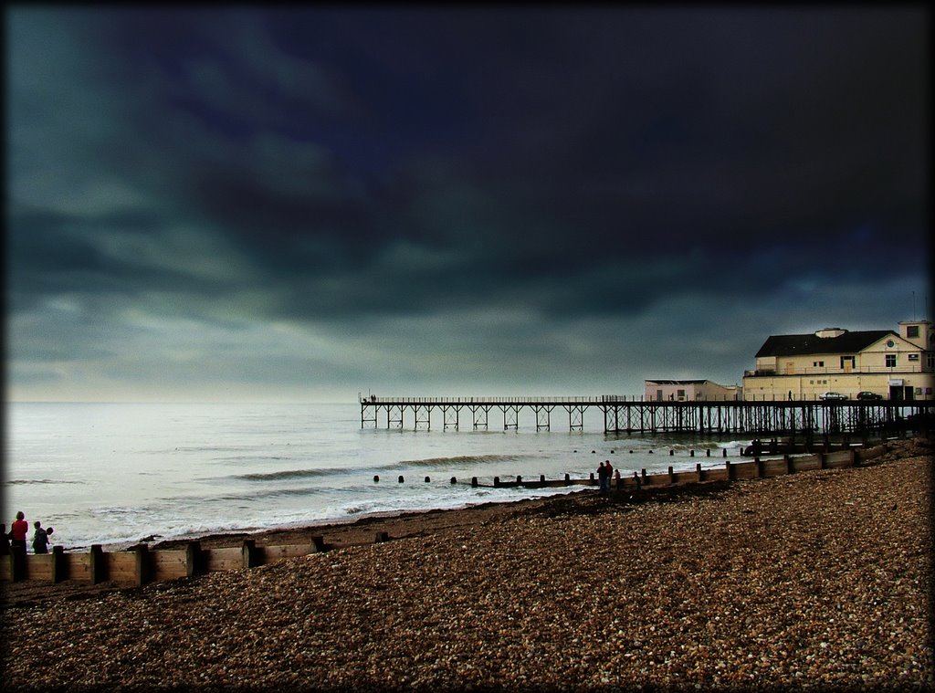 Bognor Regis pier by James Knowles