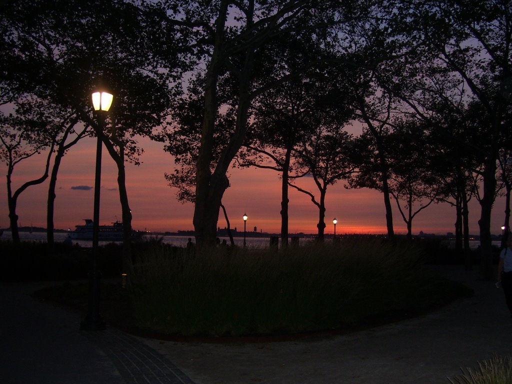 Battery Park,New York City by Manuel Santiago