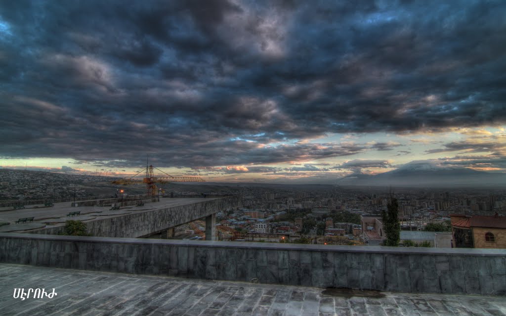 Stormy skies over Yerevan, Armenia / Ալեկոծ երկին, Երեւան by Սէրուժ