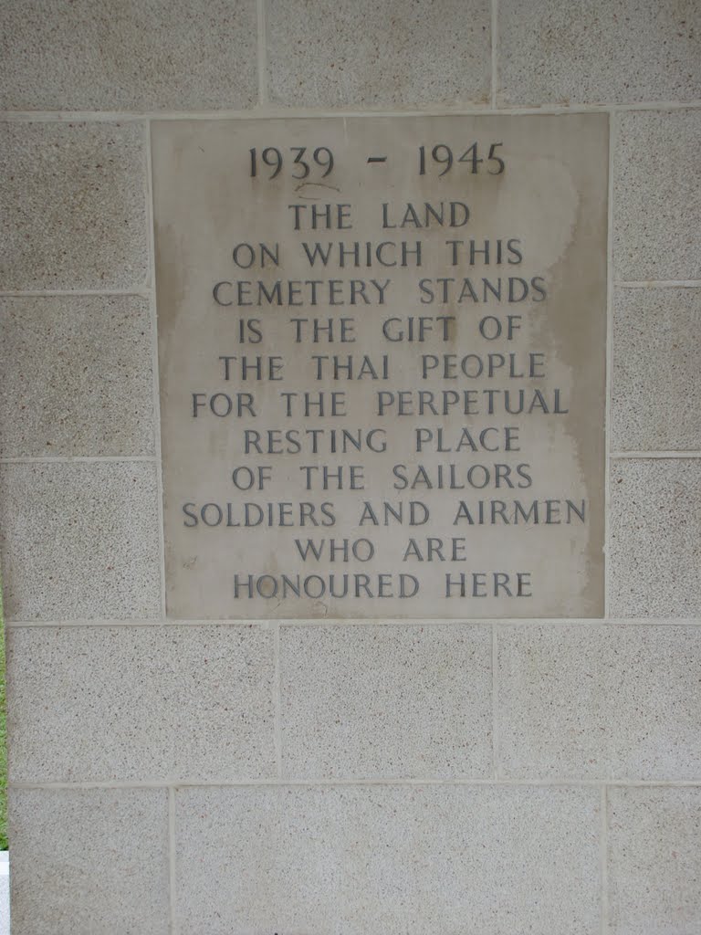 Kanchanaburi War Cemetery by aussiegal2010