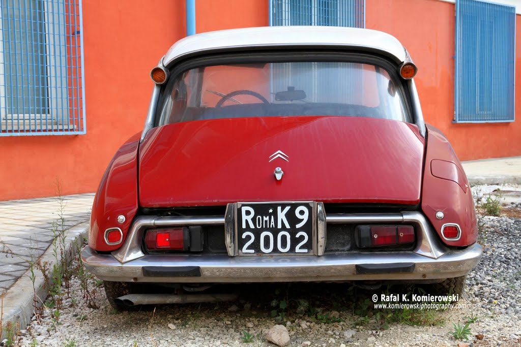 The Citroën DS21 probably built in 1970s, Rome-Trastevere by Rafal K. Komierowski