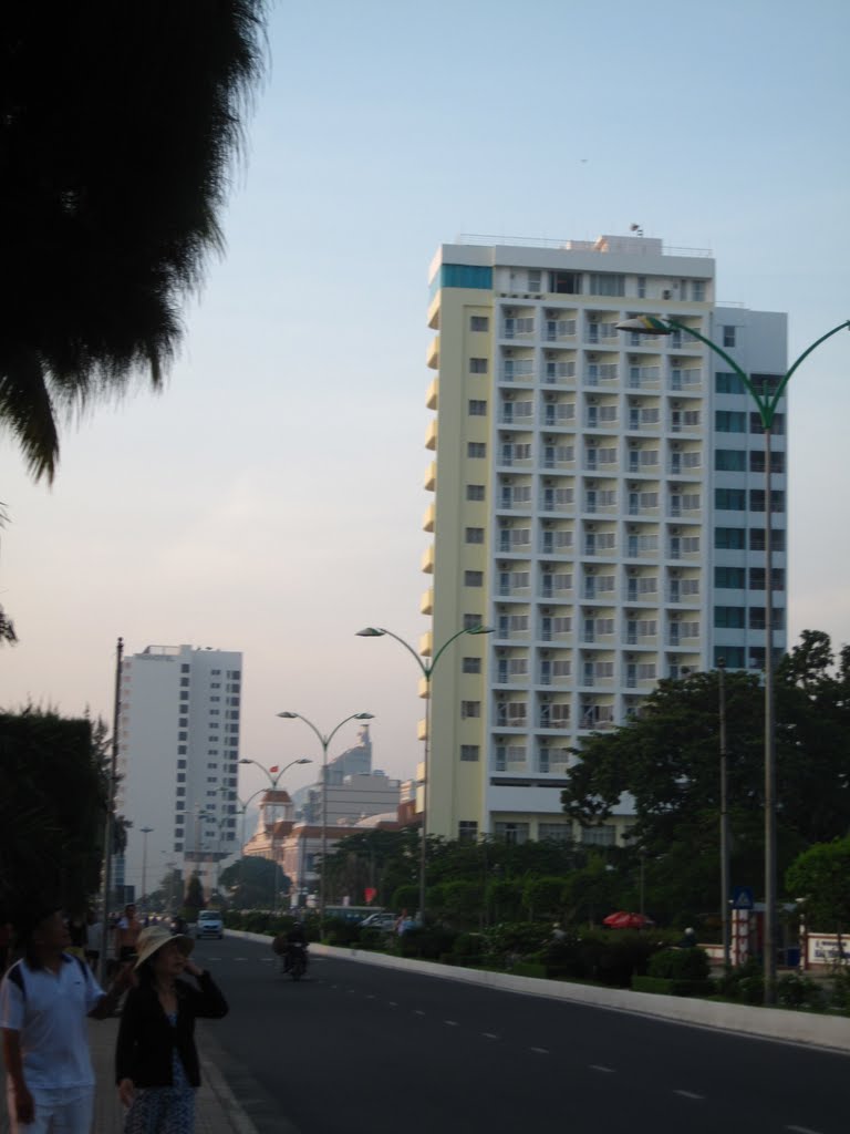 Buoi som o Nha Trang by Nam điện