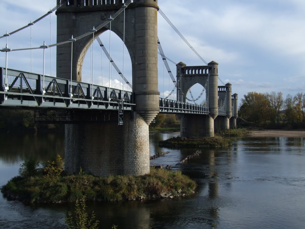 Pont De Langeais by cognardjc