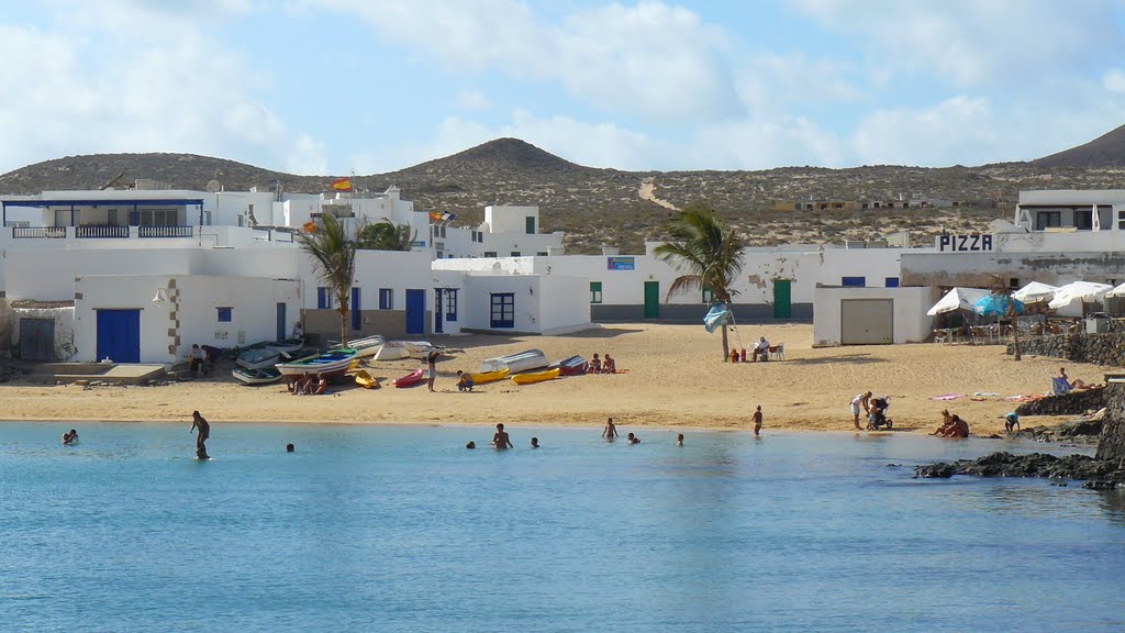 Isla Graciosa, Caleta del Sebo by Milan Hlaváč