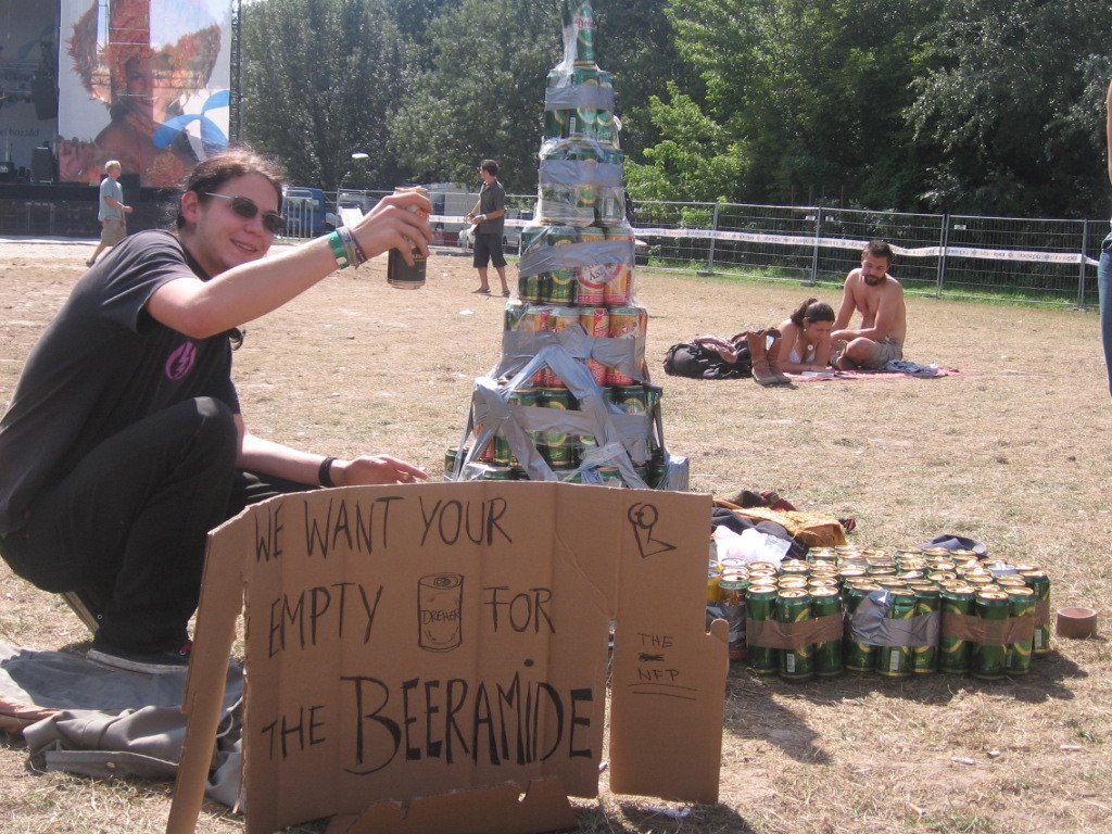 Sziget Festival - BEERAMID! by ThePunisher