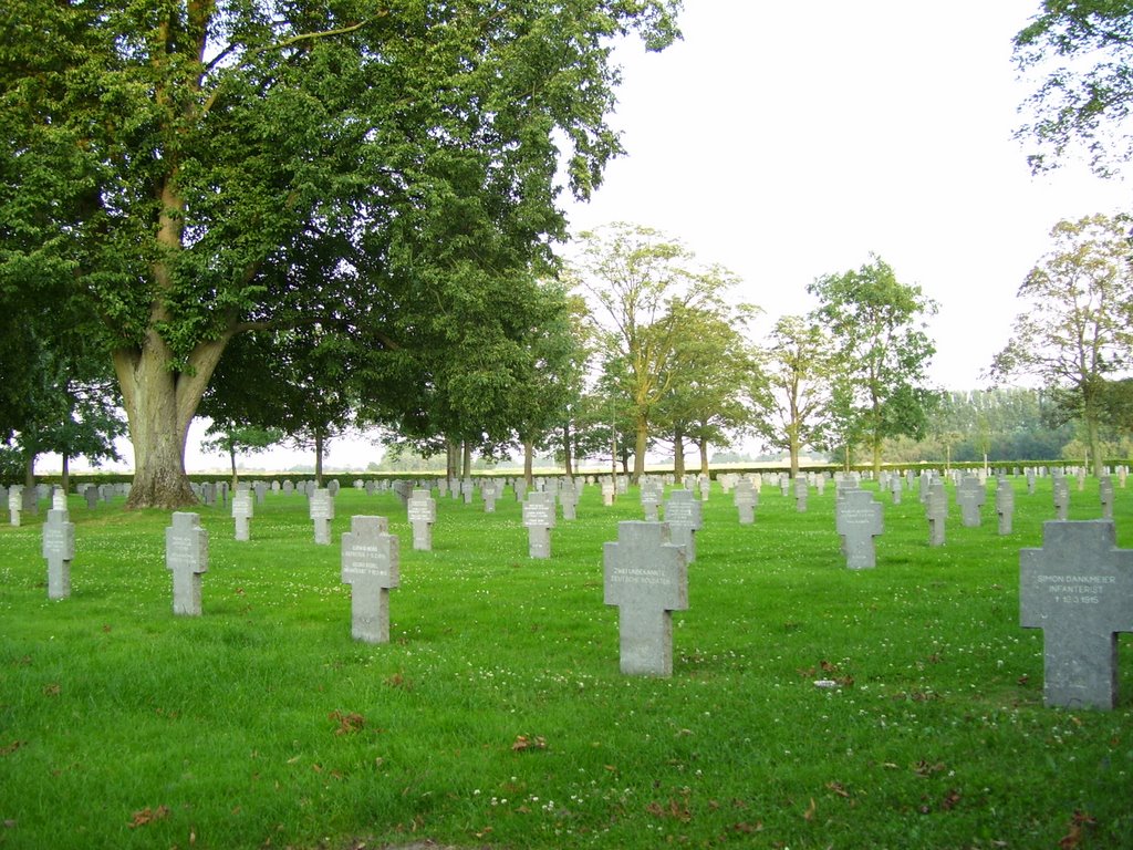 Cimetière militaire Allemand 1914-1918 Wicres Village by Waingnier Jean-Pierre