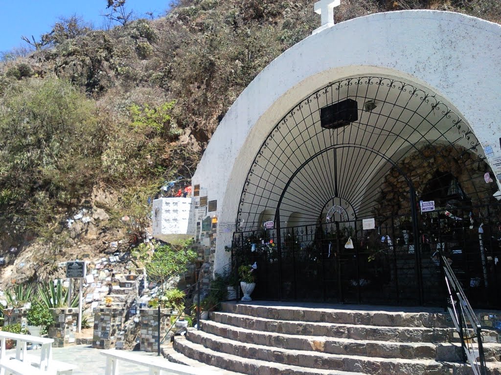 Catamarca - Gruta de la Virgen by rsobieray