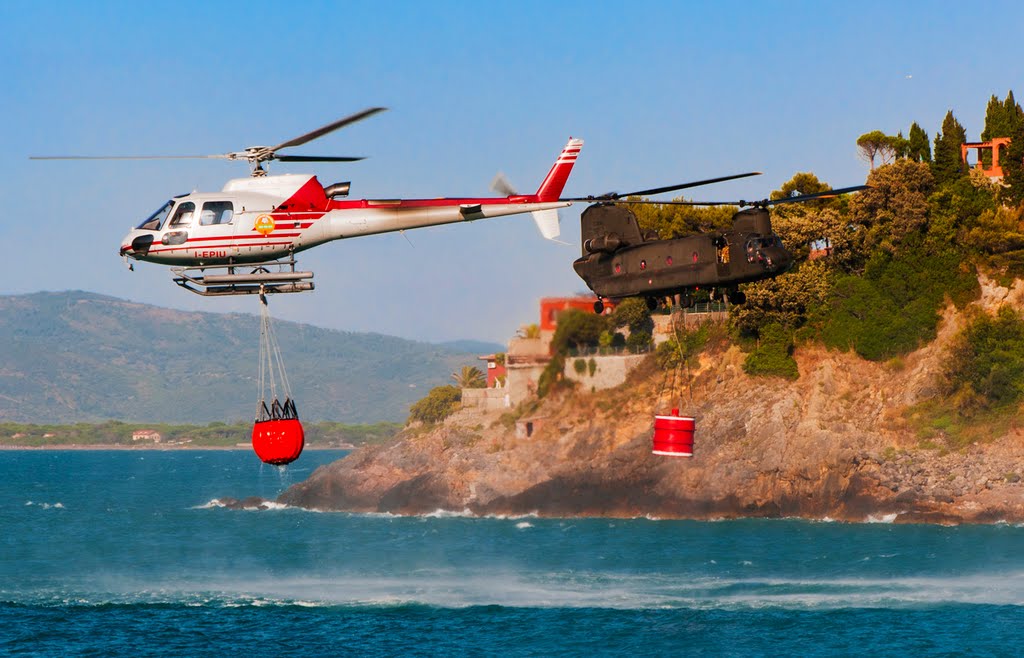 Incendio a Porto S. Stefano by Roberto Vongher