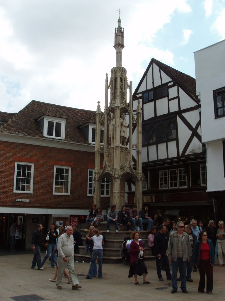 Cross in Central Winchester, England. by davew@tidza